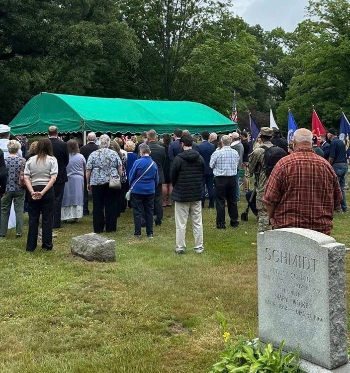 donald-dorman-carried-to-burial